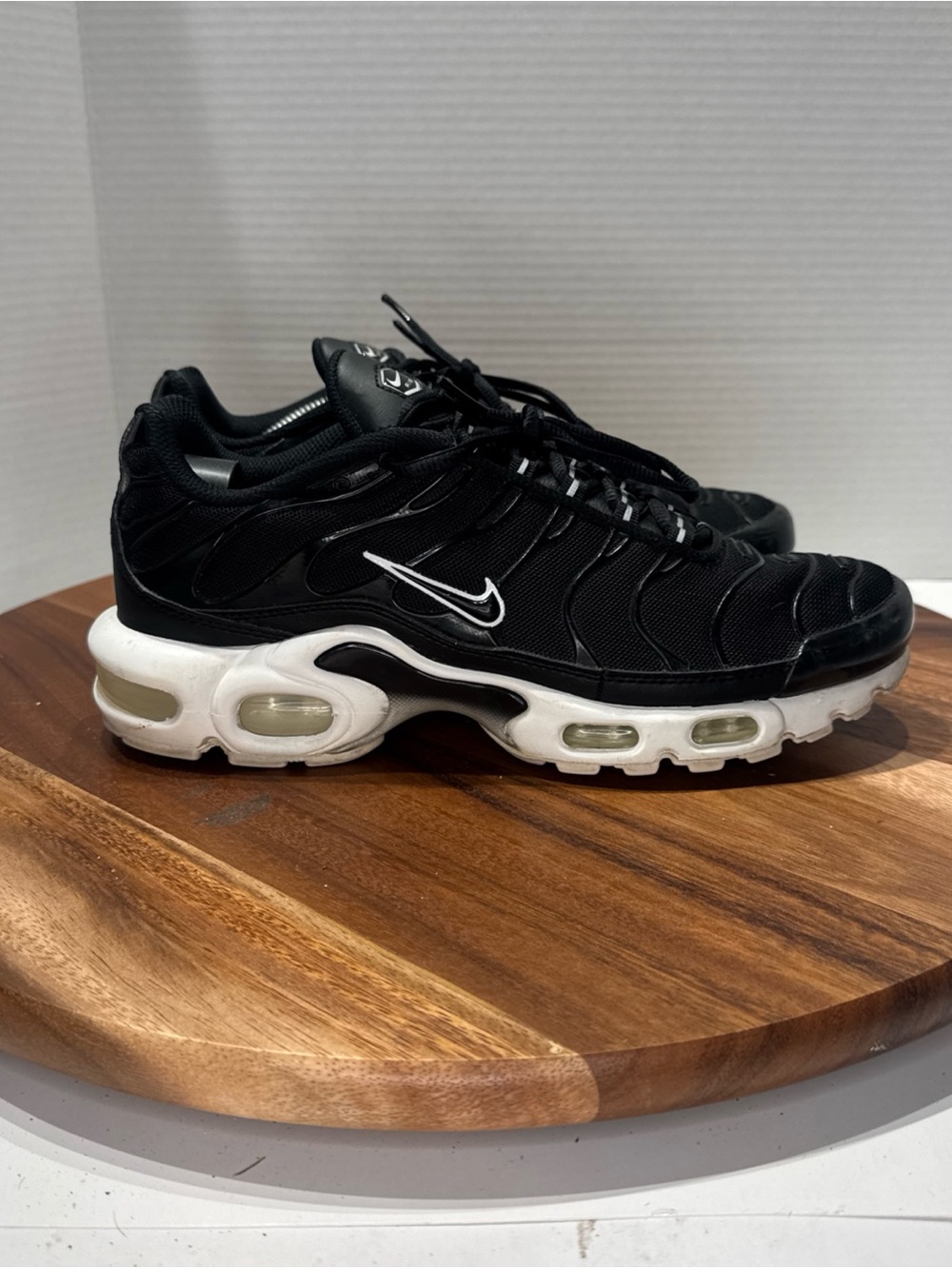 Nike Air Max Plus Black White Sneakers Women’s Size 9